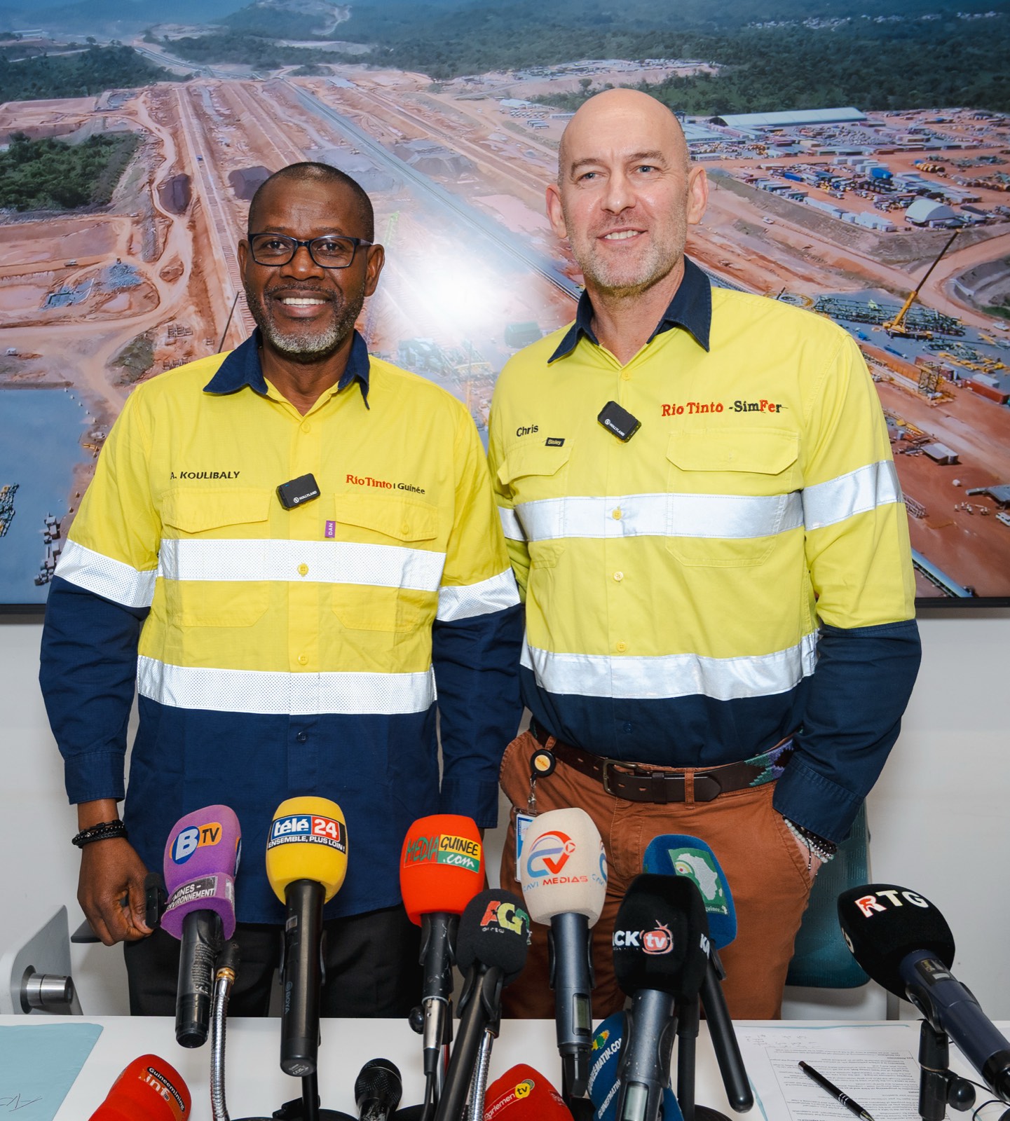 Aboubacar Koulibaly, Head of Rio Tinto Guinea, and Chris Aitchison, SimFer Managing Director, at the press conference on the progress of the Simandou Project in Q2 2026.